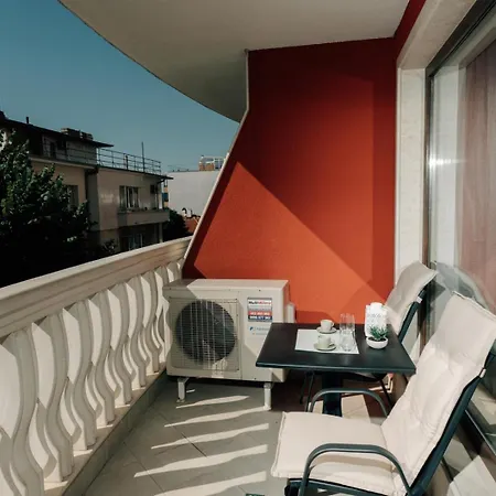 Grand Karavel - Luxury 1br + Parking Apartament Varna