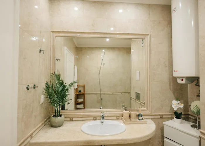 Grand Karavel - Luxury 1br + Parking Apartment Warna