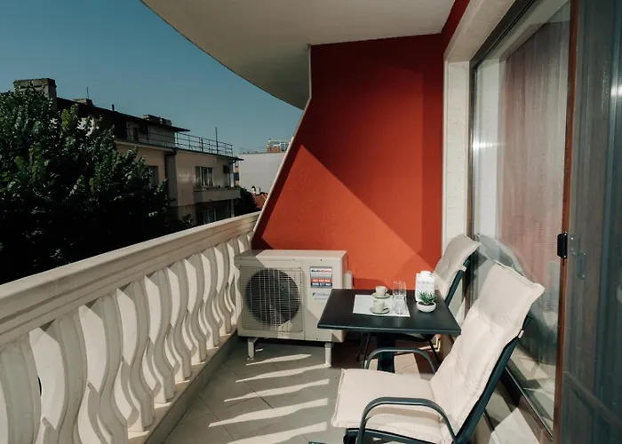 Grand Karavel - Luxury 1br + Parking Apartment Varna